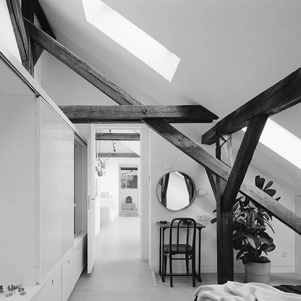 TQA2501 - BARTOK ROOFTOP - Greyscale