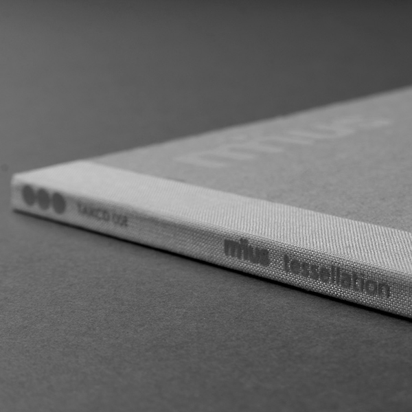 TQA1401 - ECO CD CASE - Greyscale