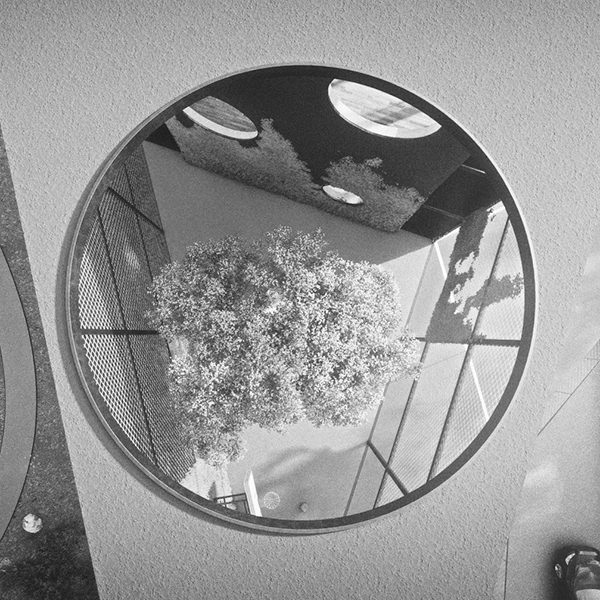 TQA1804 - HEVIZ APARTMENTS - Greyscale